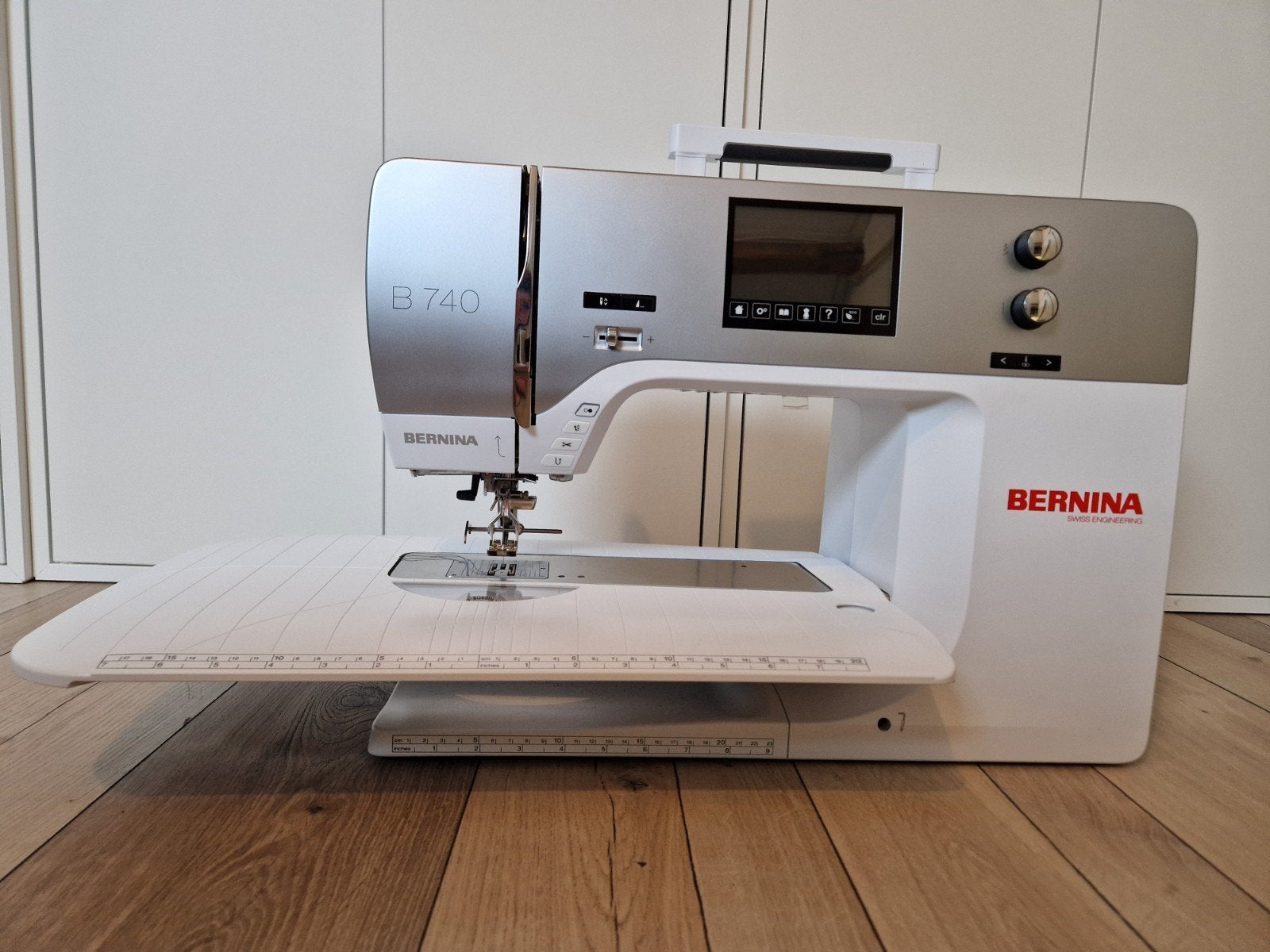 Bernina 740 naaimachine z.g.a.n., Hobby en Vrije tijd, Naaimachines en Toebehoren, Ophalen, Zo goed als nieuw, Naaimachine, Bernina