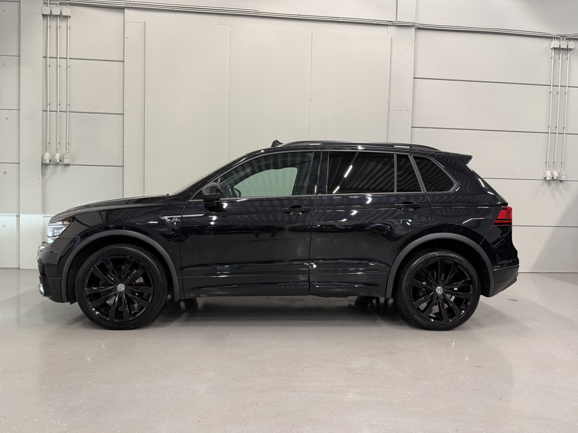 Foto 6 van Volkswagen Tiguan 2.0 TSI 4Motion 3x R-Line BLACK PANO/VOL-L