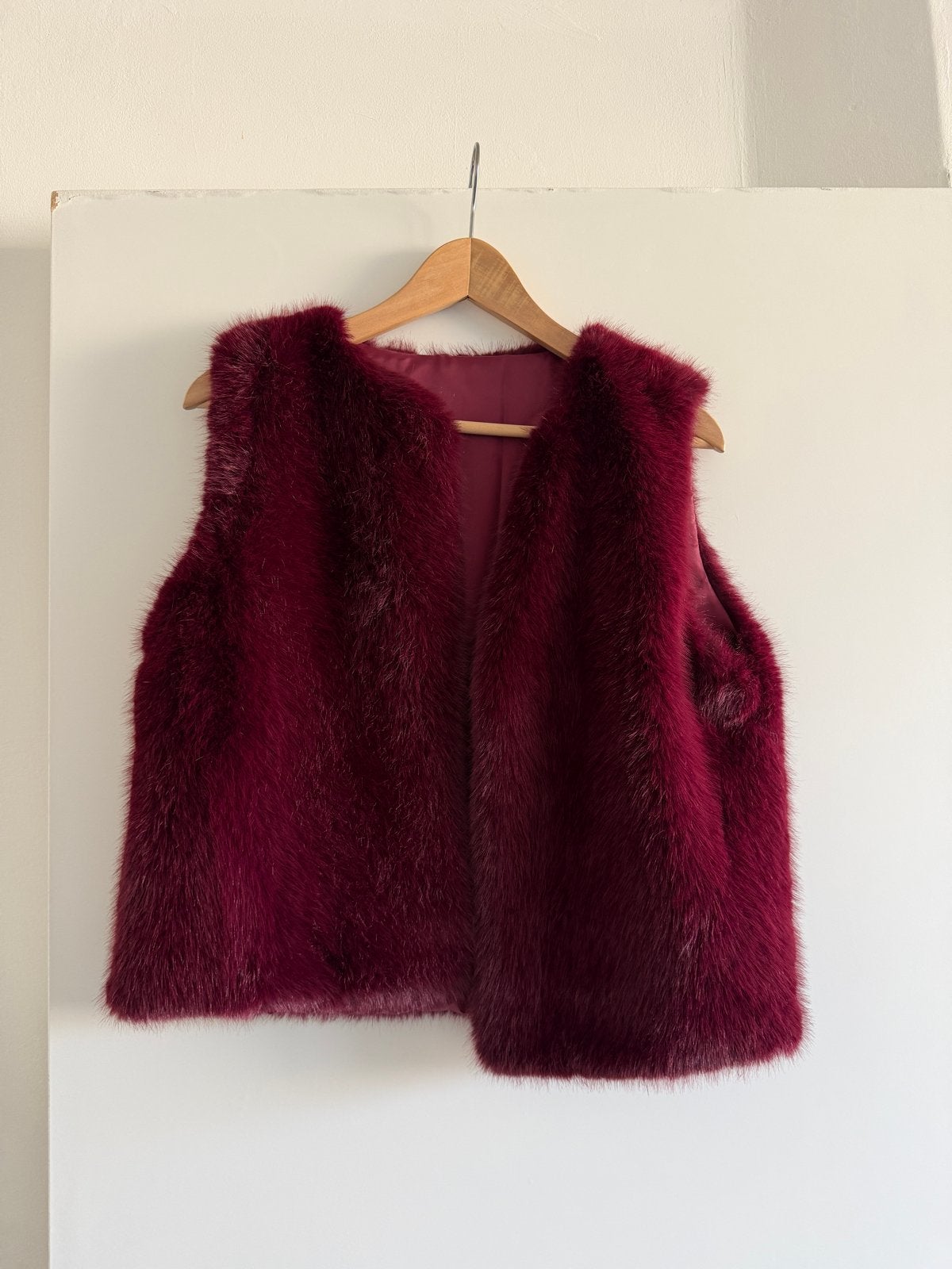 Bordeauxrode faux fur bodywarmer van Shein, maat S, Ophalen of Verzenden, Zo goed als nieuw
