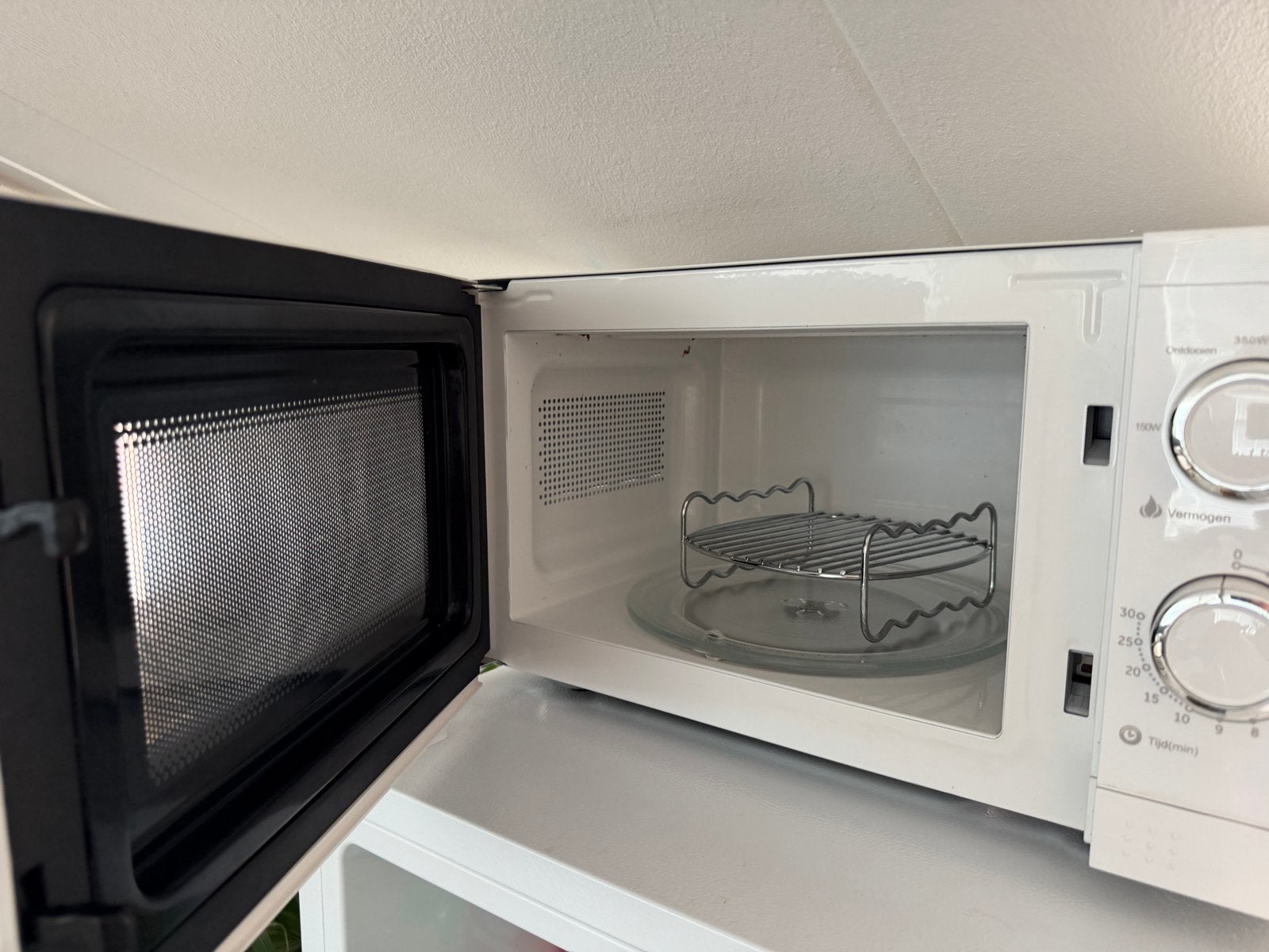 Blokker Magnetron met Grillfunctie - Zo goed als nieuw, Ophalen, Grill, Draaiplateau, Magnetron