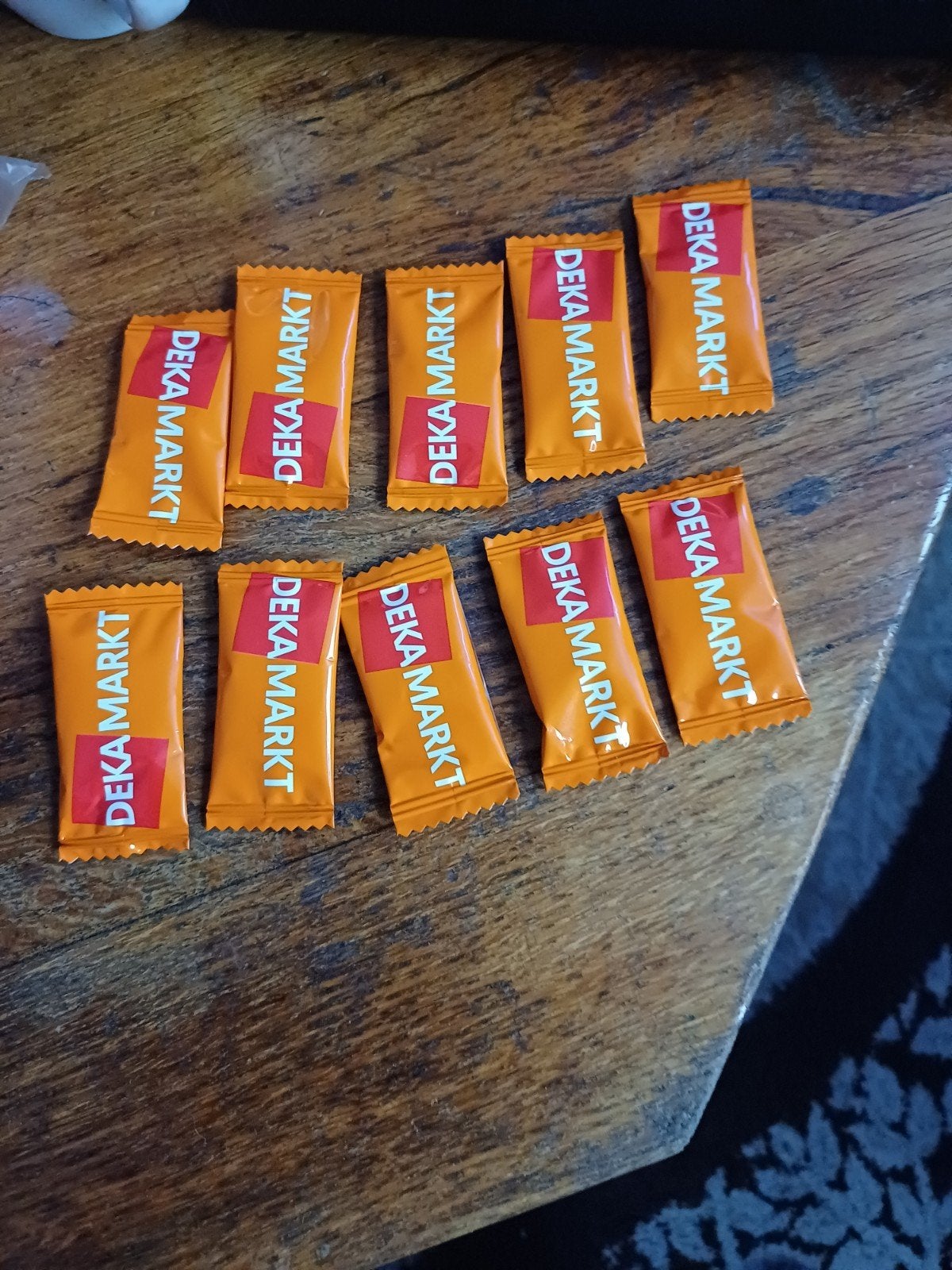 10 dekamarkt buttons ,ongeopend te koop, Ophalen of Verzenden