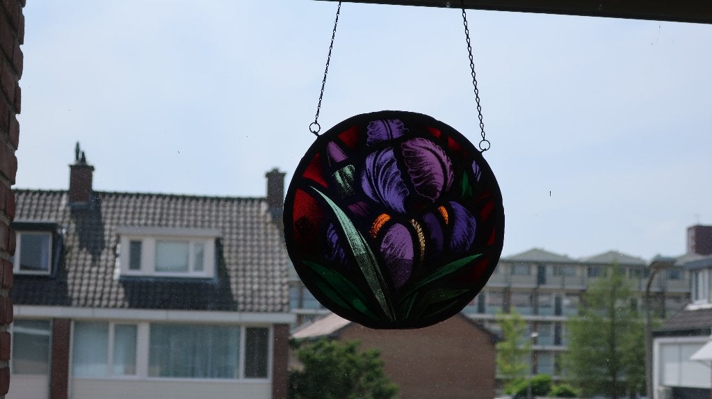 Glas in lood raamhanger irissen, Ophalen