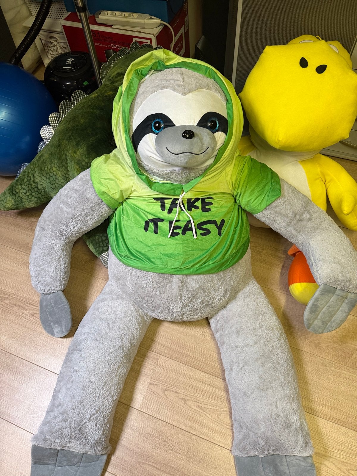 Nieuwe 150cm luiaard knuffel met 'Take It Easy' shirt, Kinderen en Baby's, Ophalen, Overige typen, Grijs, Nieuw