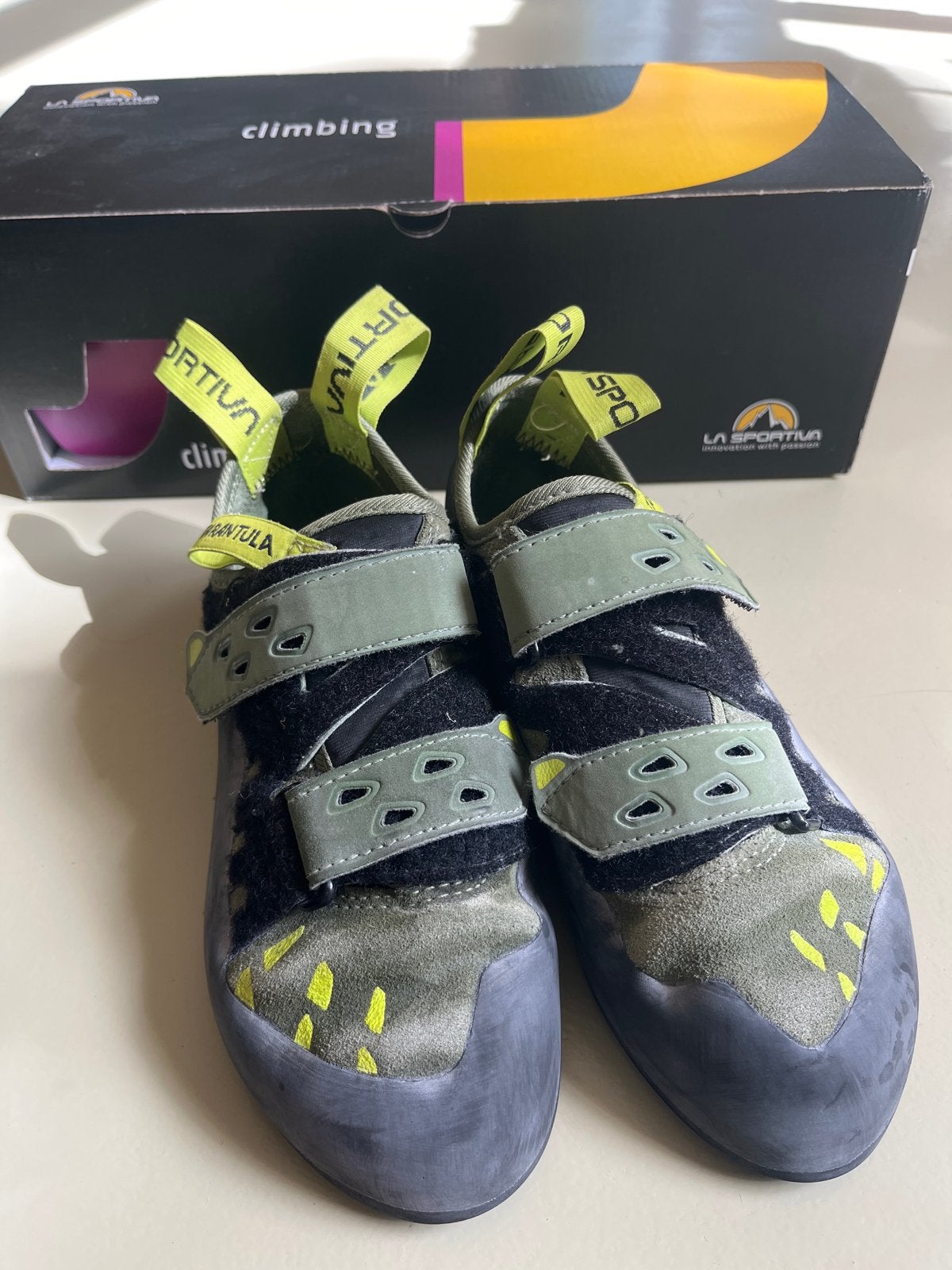 La Sportiva Tarantula Boulderschoenen - Maat 35, Sport en Fitness, Ophalen of Verzenden, Zo goed als nieuw