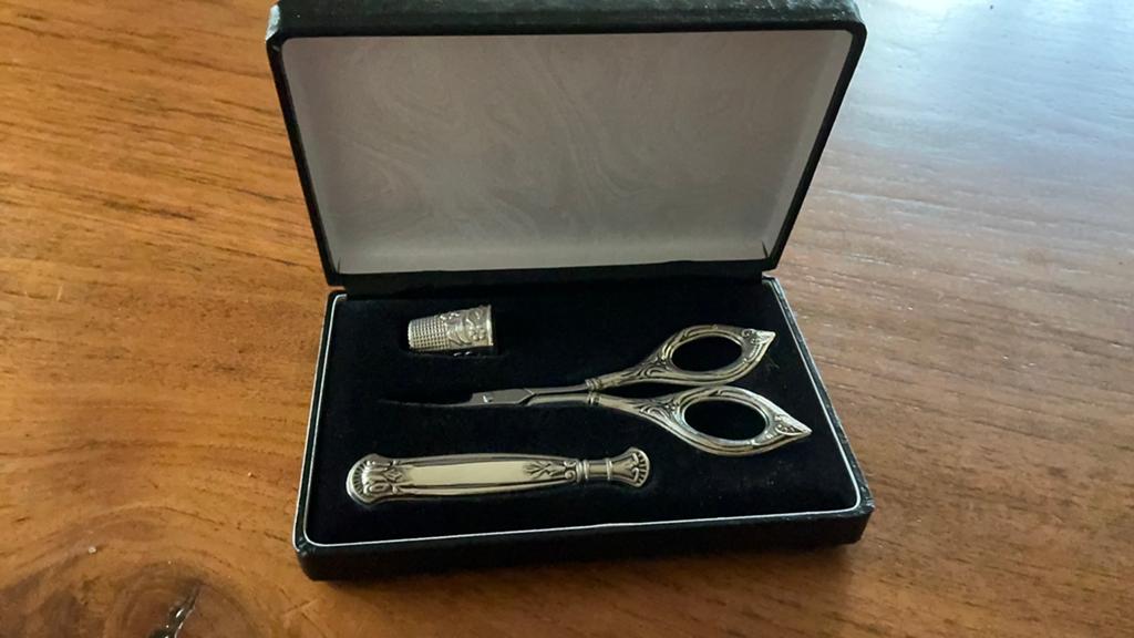 Zilveren naaigarnituur, Antiek en Kunst, Verzenden, Zilver