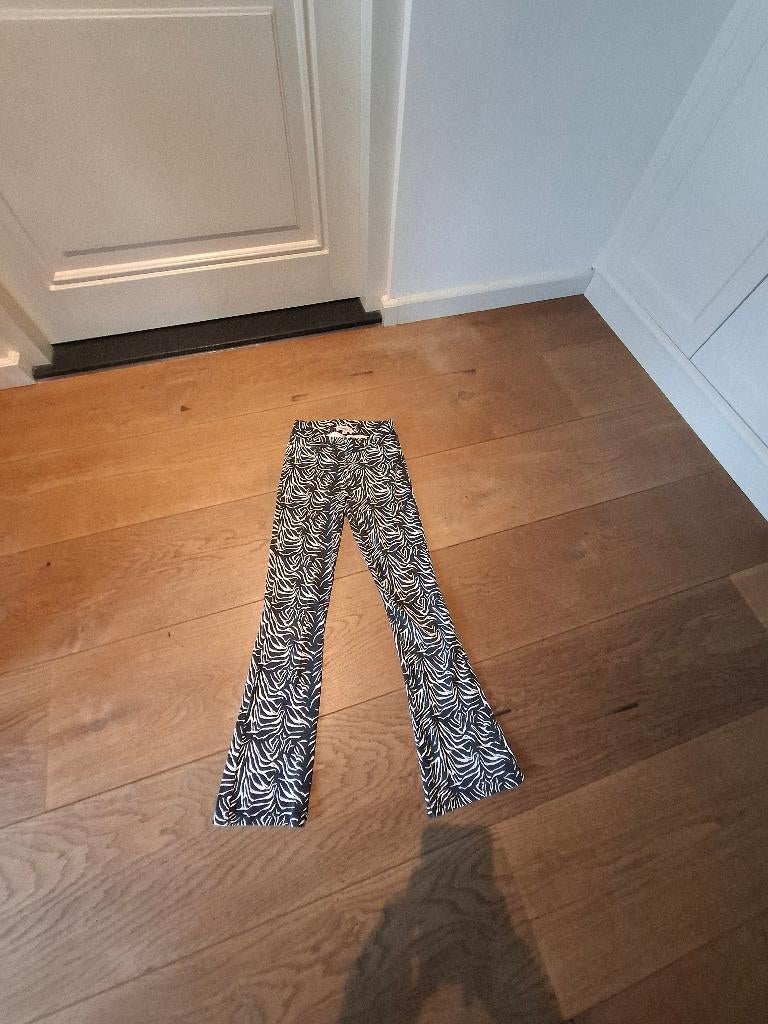 Flared broek tijgerprint zw/ wit Only mt 146, Broek, Gebruikt, Meisje, Divers