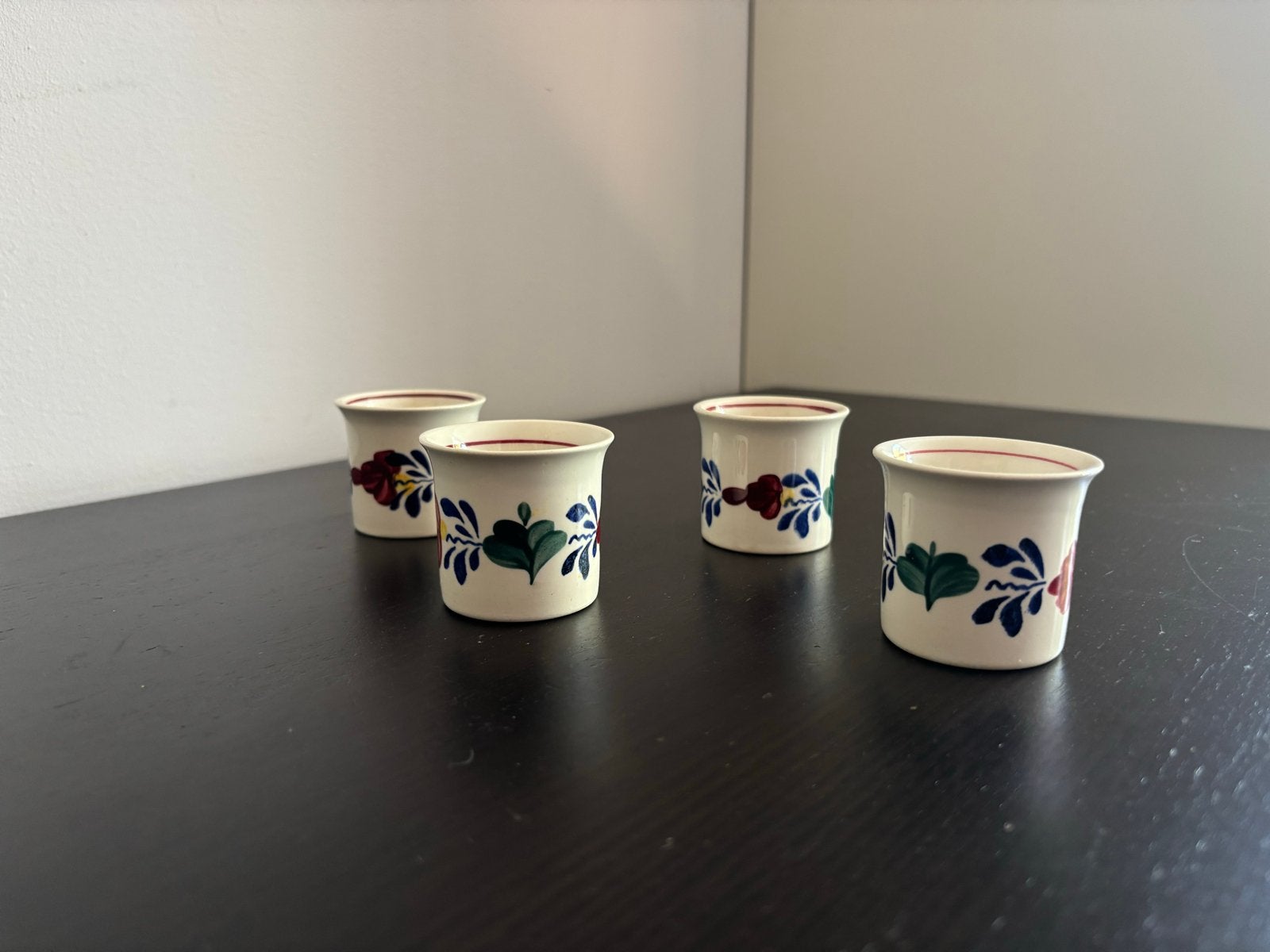 Boerenbont eierdopjes - set van 4 met lichte gebruikssporen, Gebruikt, Keramiek, Ophalen of Verzenden, Royal Boch