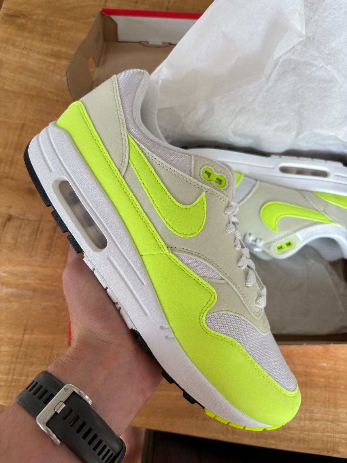 Air max 1 volt, Ophalen of Verzenden, Zo goed als nieuw, Overige kleuren