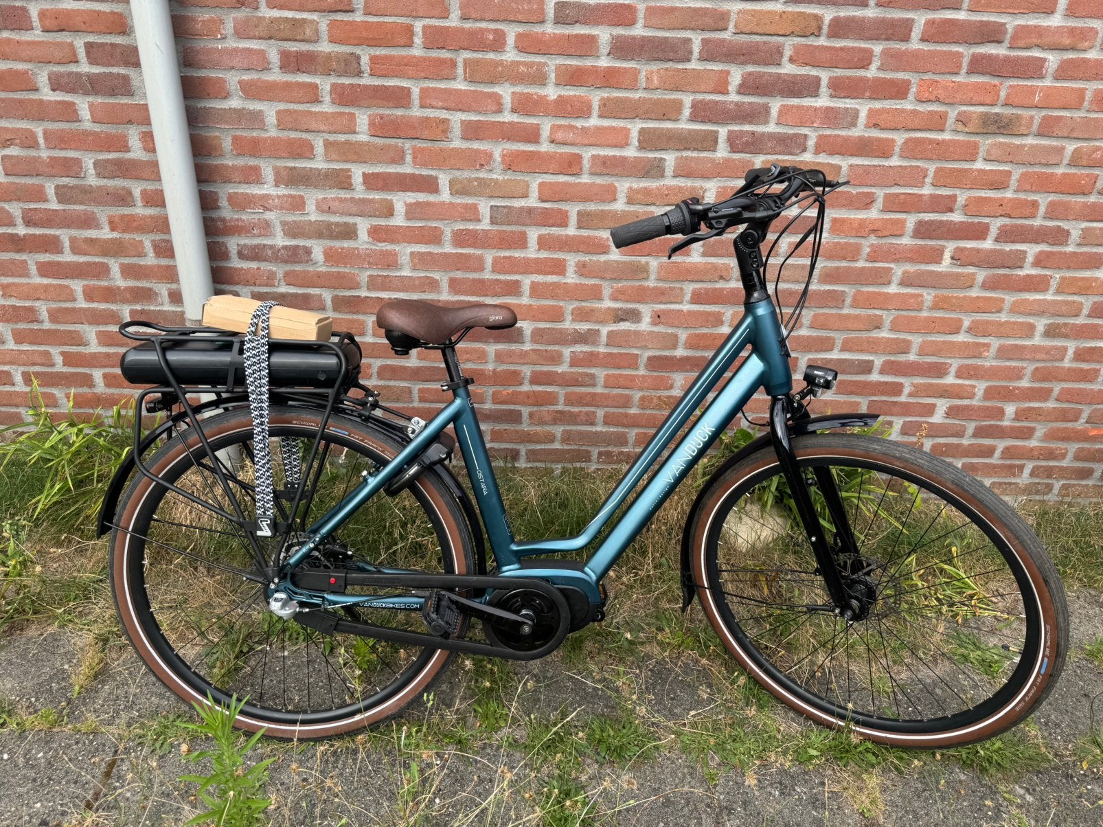 Nieuwe Van Dijck elektrische damesfiets met middenmotor, Fietsen en Brommers, Elektrische fietsen, Ophalen, Zo goed als nieuw