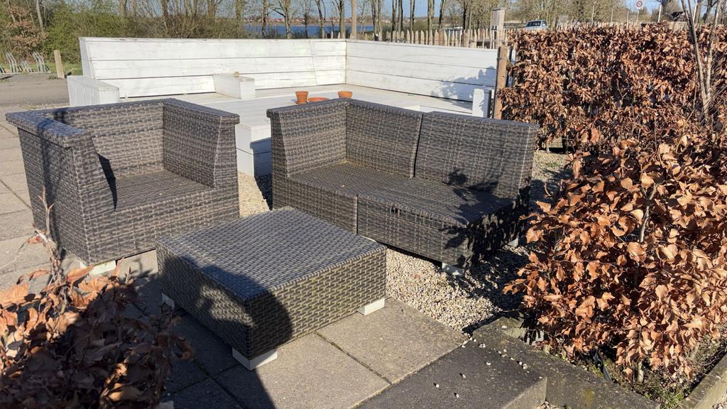 Gratis Loungeset met bank, fauteuil en tafel, Ophalen, Gebruikt, 3 zitplaatsen, Loungeset
