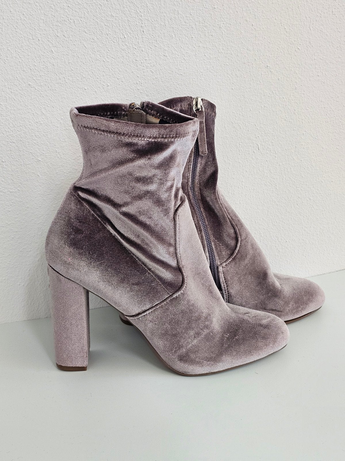 Steve Madden Editt Taupe Velvet Enkellaarzen Maat 40, Overige kleuren, Lage of Enkellaarzen, Steve Madden, Ophalen of Verzenden