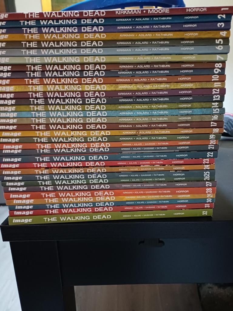 The Walking Dead Comic Serie Vol. 1-32 (Engels), Complete serie of reeks, Ophalen, Gelezen, Robert Kirkman