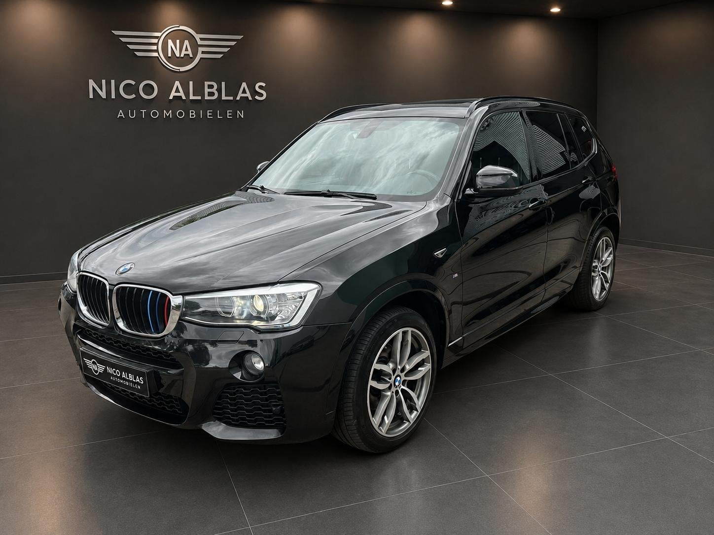 BMW X3 xDrive20i High Exe/M-Sport/leder /Pano/Navi, Automaat, Gebruikt, 4 cilinders, Zwart