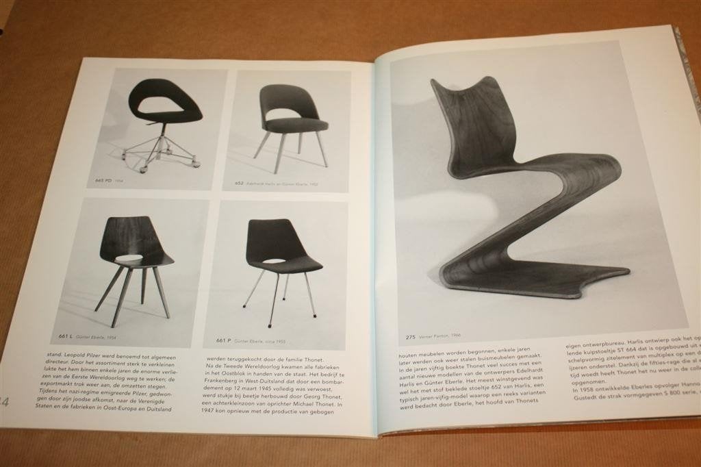Buigen Zien en Zitten — Designklassiekers van Thonet, Ophalen of Verzenden, Gelezen, Fotografen