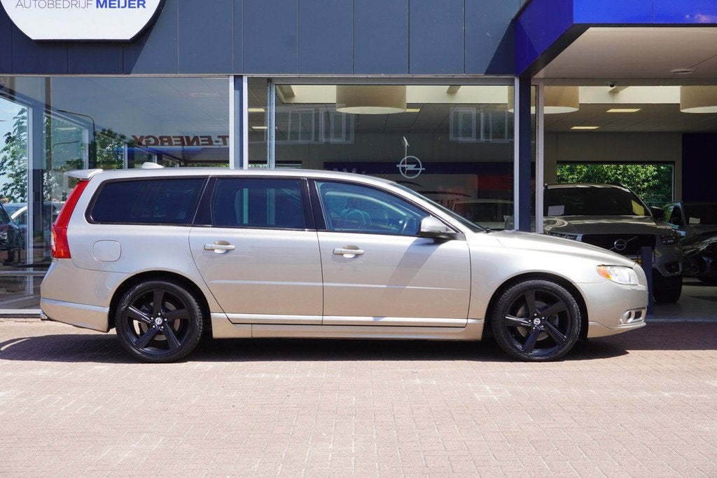 Volvo V70 2.0 T5 Momentum Automaat | Airco | Navigatie | Vol, Auto's, Euro 5, Zwart, 4 cilinders, Automatische klimaatregeling