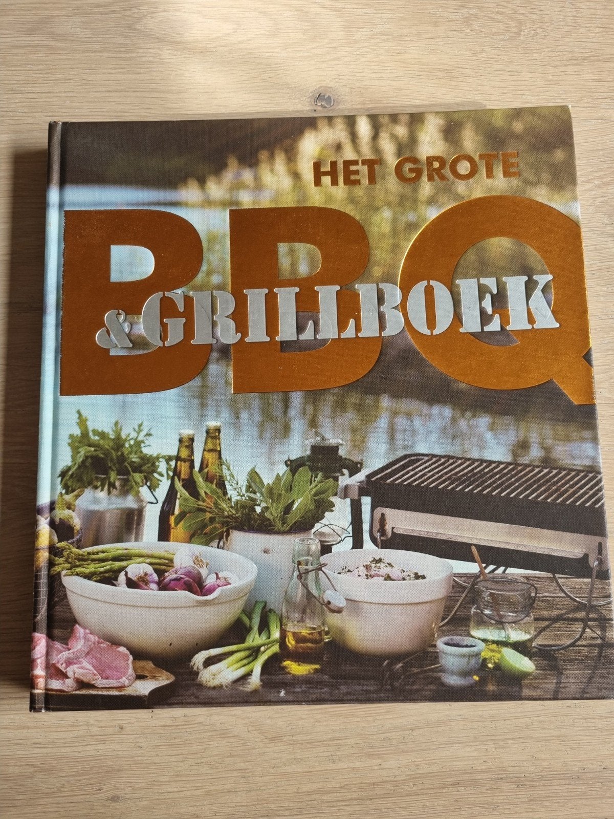 Malin Ottosson - Het grote BBQ en grillboek, Boeken, Ophalen of Verzenden, Zo goed als nieuw, Malin Ottosson; Cecilia Lundin