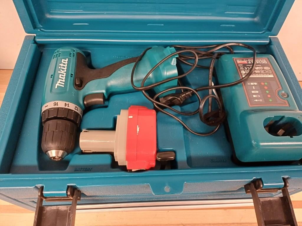 Makita Boor-/schroefmachine 6270D in koffer, Ophalen of Verzenden, Gebruikt, Boor- en Schroefmachine