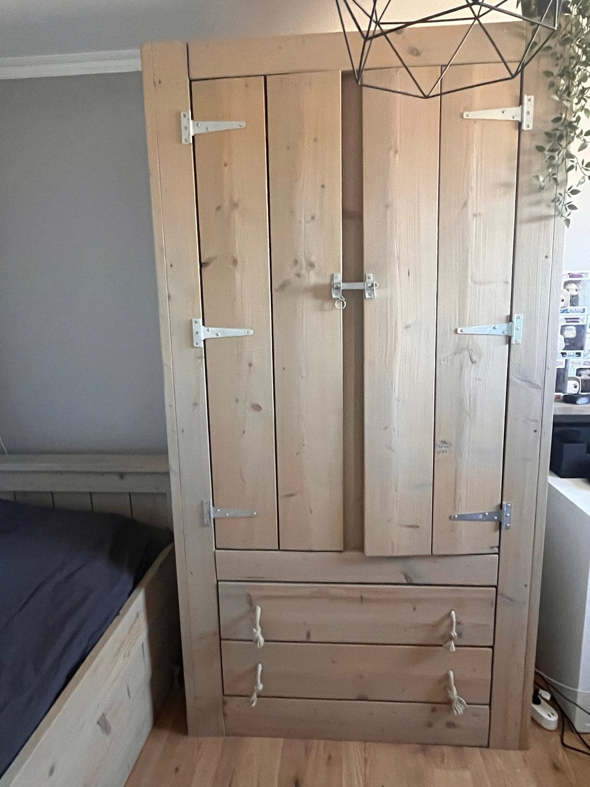 Steigerhouten bed + kast + schappen (grey wash), Ophalen, Zo goed als nieuw, Eenpersoons, Steigerhout grey wash