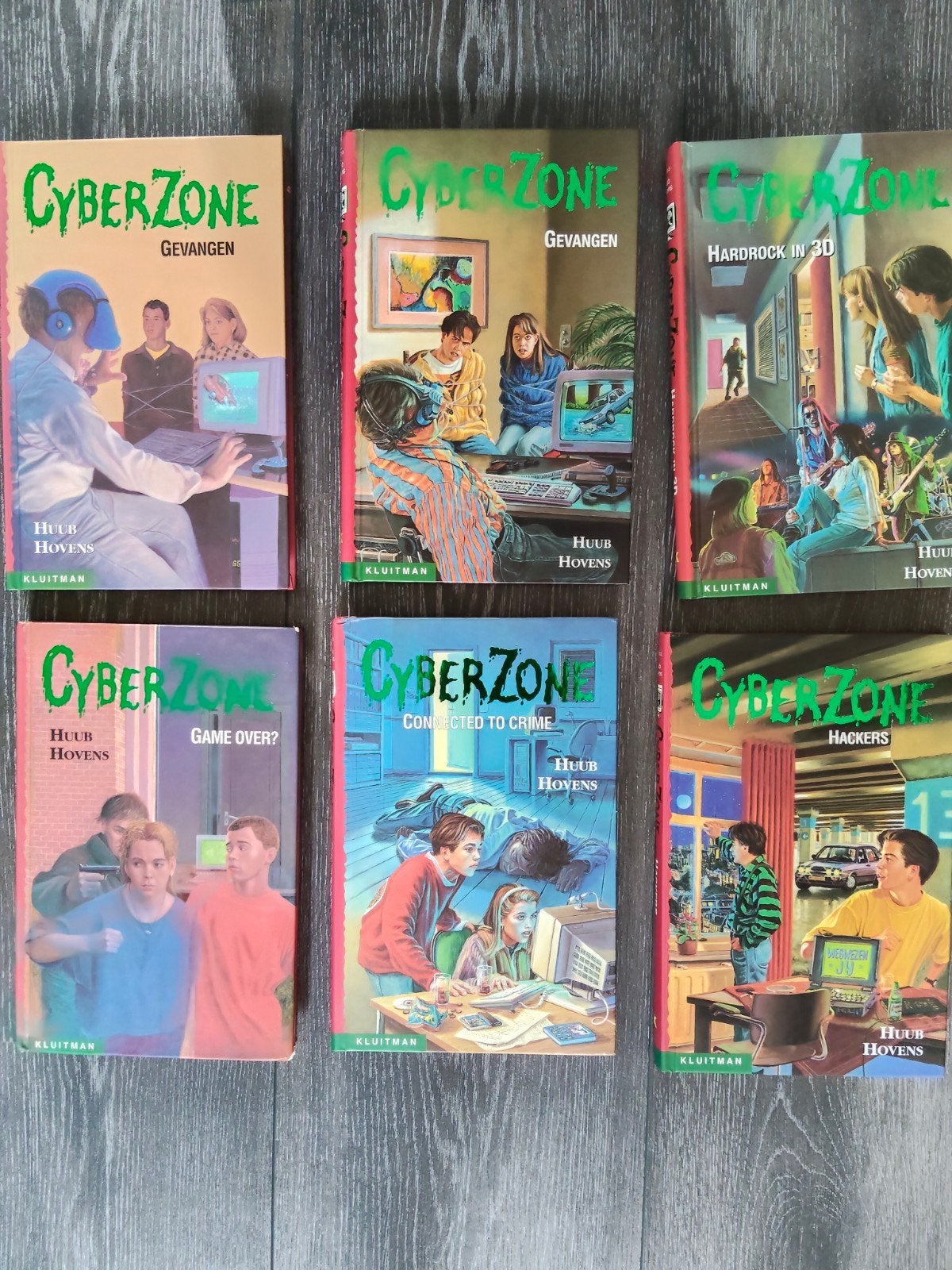Boeken Cyberzone, 6 stuks, Boeken, Ophalen of Verzenden, Zo goed als nieuw, Fictie