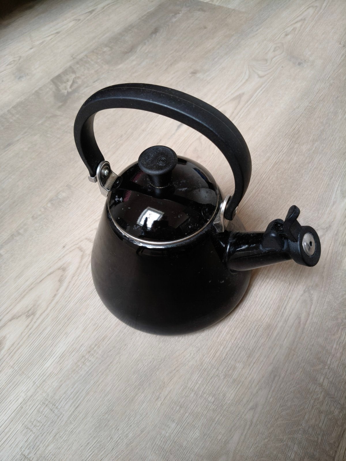 Le Creuset | 1,6L | Zwarte fluitketel | Gebruikt, Witgoed en Apparatuur, 1 tot 2 liter, Ophalen of Verzenden, Gebruikt