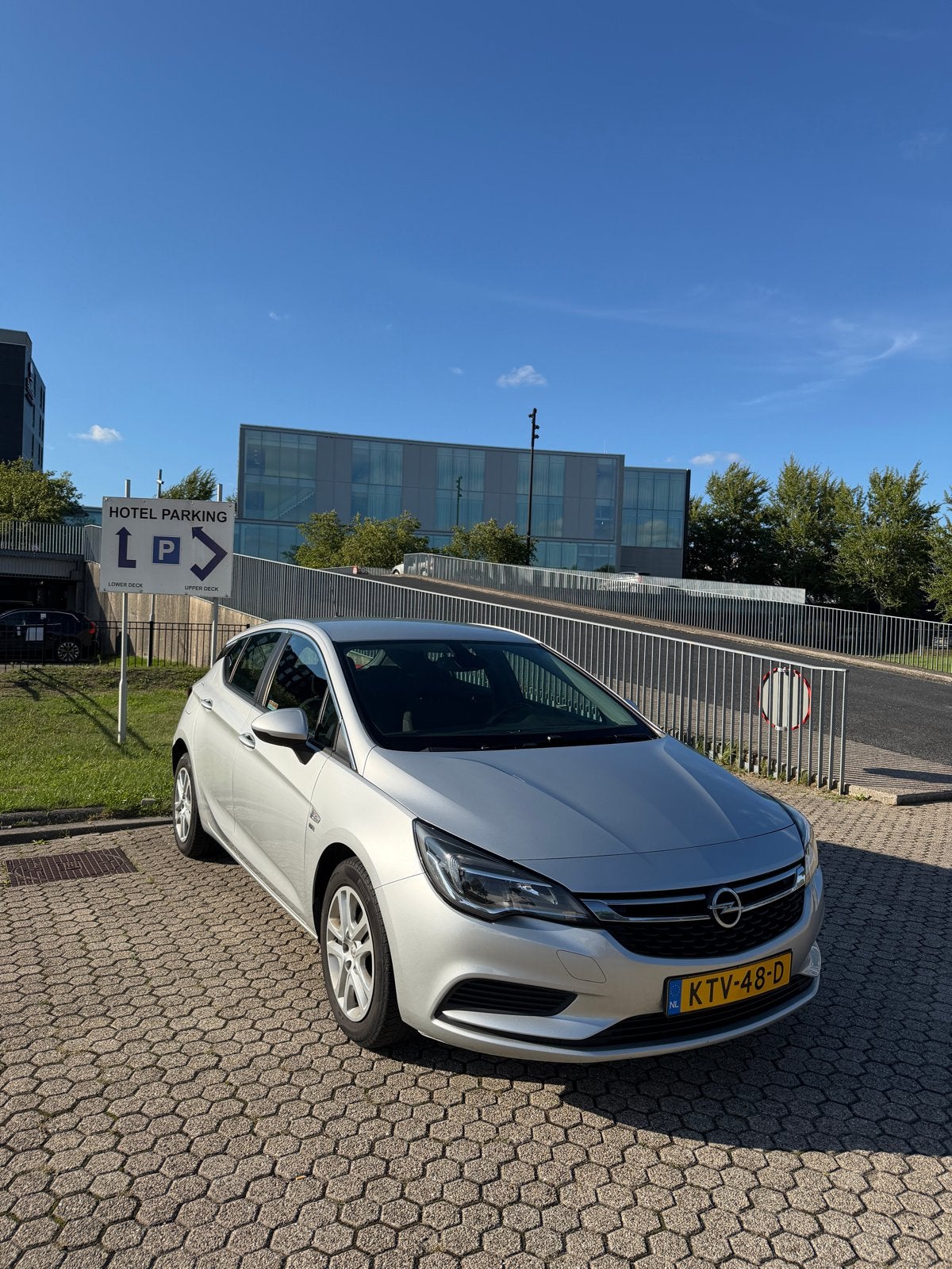 Opel Astra 1.6 Cdti 81KW 5D 2019 Grijs, 4 cilinders, 1264 kg, Particulier, 660 kg