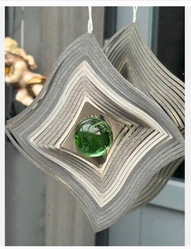 Wind vanger met groene bol draait in de wind mooi effect, Ophalen of Verzenden