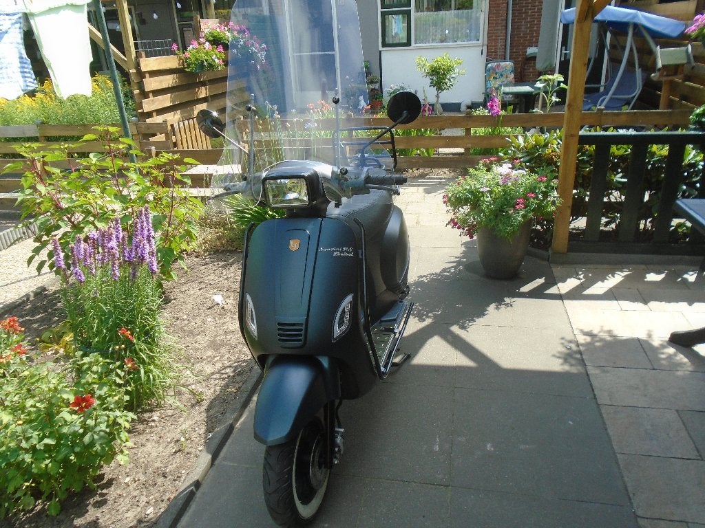 La Souris rs Limited 2022, Fietsen en Brommers, Snorfietsen en Snorscooters, Zo goed als nieuw, Benzine, Ophalen, Overige merken