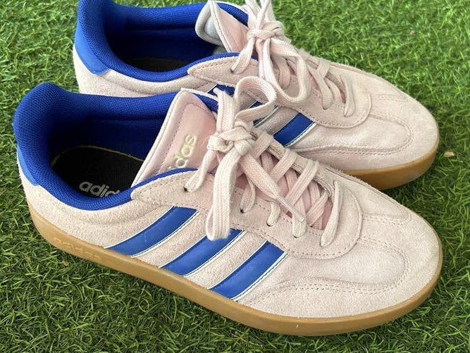 Adidas sneakers roze met blauwe strepen 39 1/3, Kleding | Dames, Ophalen of Verzenden, Roze, Sneakers of Gympen, Zo goed als nieuw