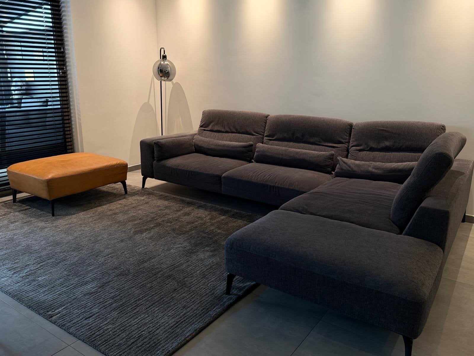 Moderne Hoekbank met Hocker - Grijs Stof en Cognac Leer, Ophalen of Verzenden, Zo goed als nieuw, Stof