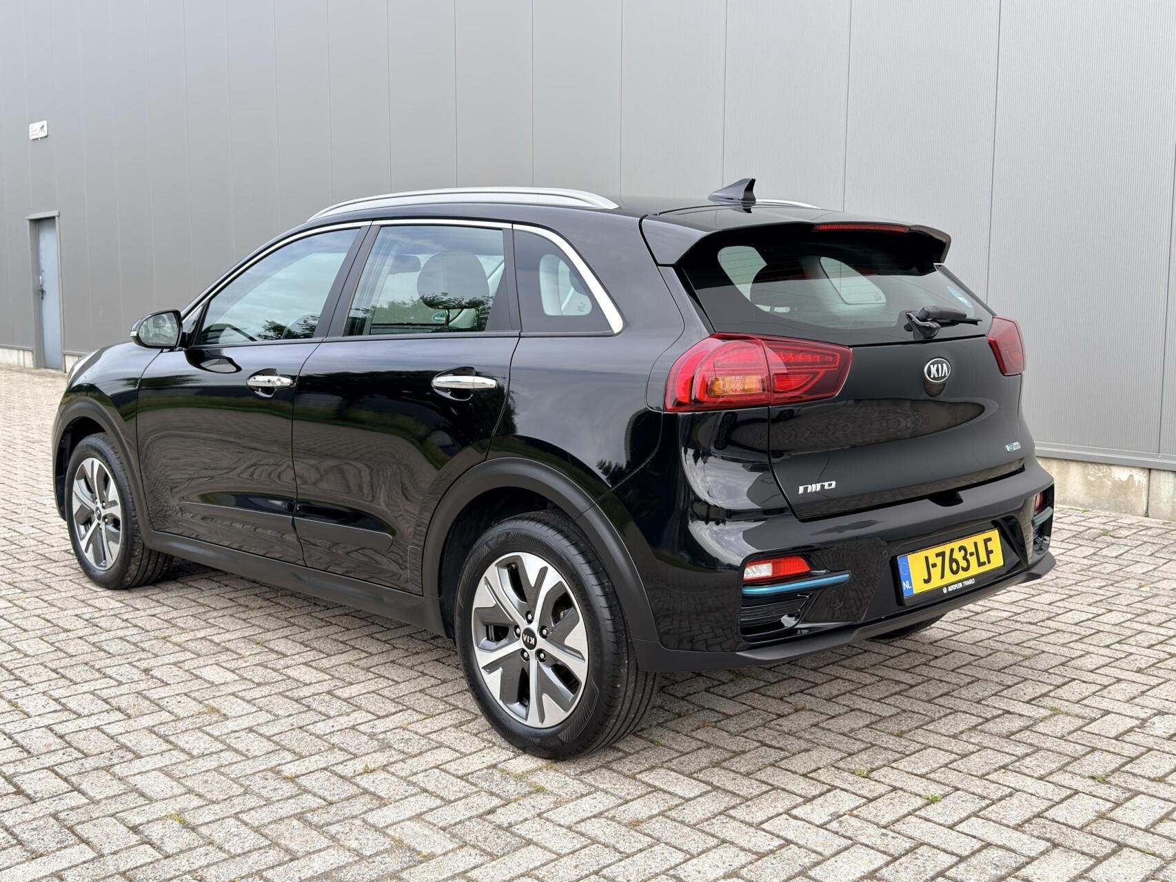 Kia e-Niro DynamicLine 64 kWh 1e eig|Dealer OH|Warmtepomp|Ca, Gebruikt, 1712 kg, Met garantie (alle), Zwart