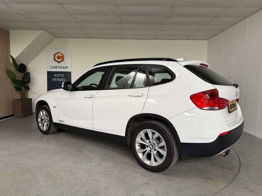 BMW X1 SDrive20i Business Airco, Navigatie, LMV,Panodak, X1, Euro 5, 4 cilinders, Wit
