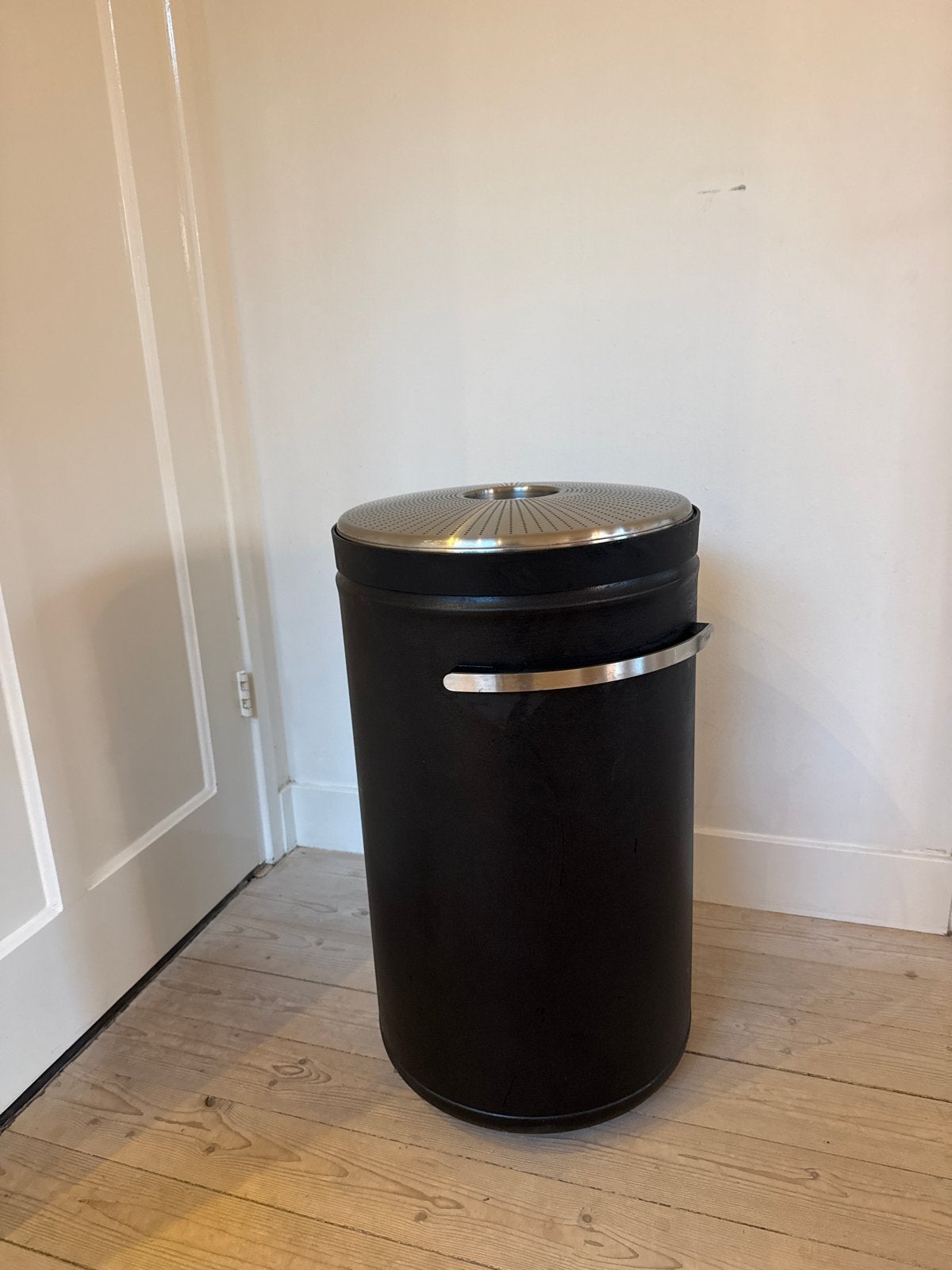 Vipp 441 Wasmand - Stijlvol en Functioneel, Huis en Inrichting, Ophalen, 50 – 75, 40 liter of meer, Zo goed als nieuw