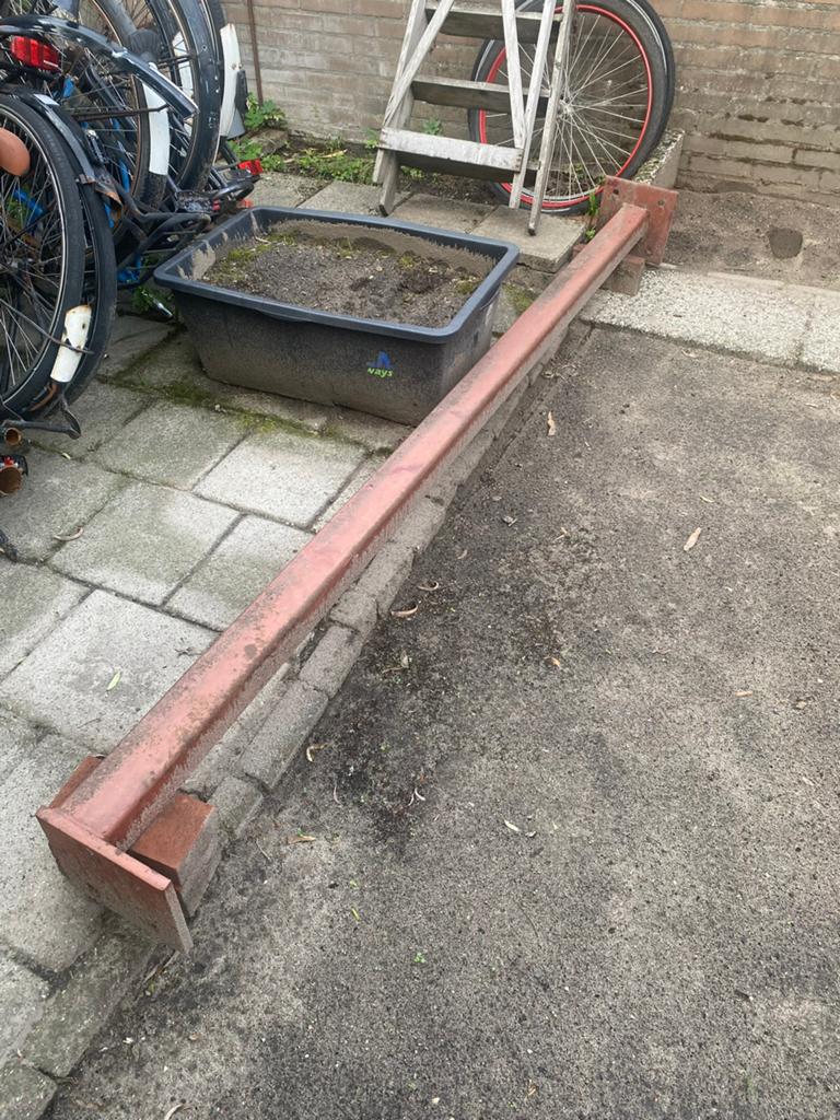Stalen balk - 230 cm - Robuust en klaar voor gebruik, Doe-het-zelf en Verbouw, Metalen, Ophalen, Zo goed als nieuw