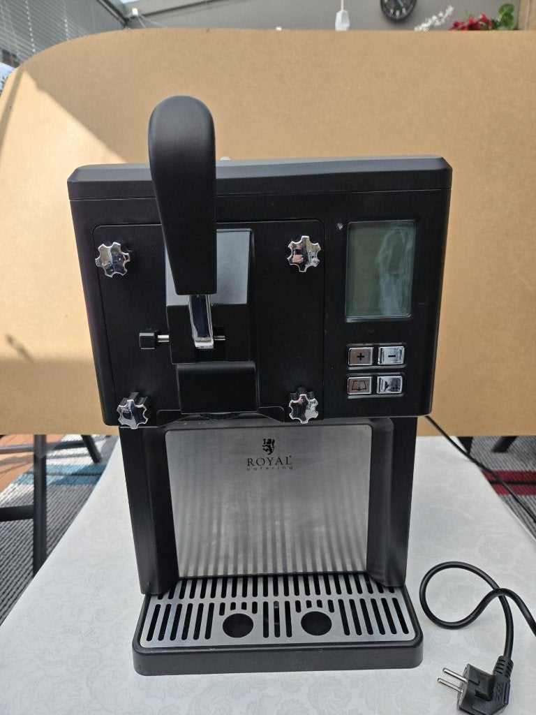 Softijsmachine Royal Catering, Ophalen, Gebruikt