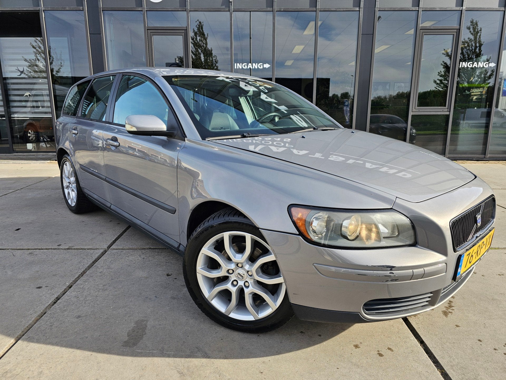 Volvo V50 2.4 Momentum - Automaat - Trekhaak -, Auto's, Stof, Gebruikt, Zwart, 700 kg