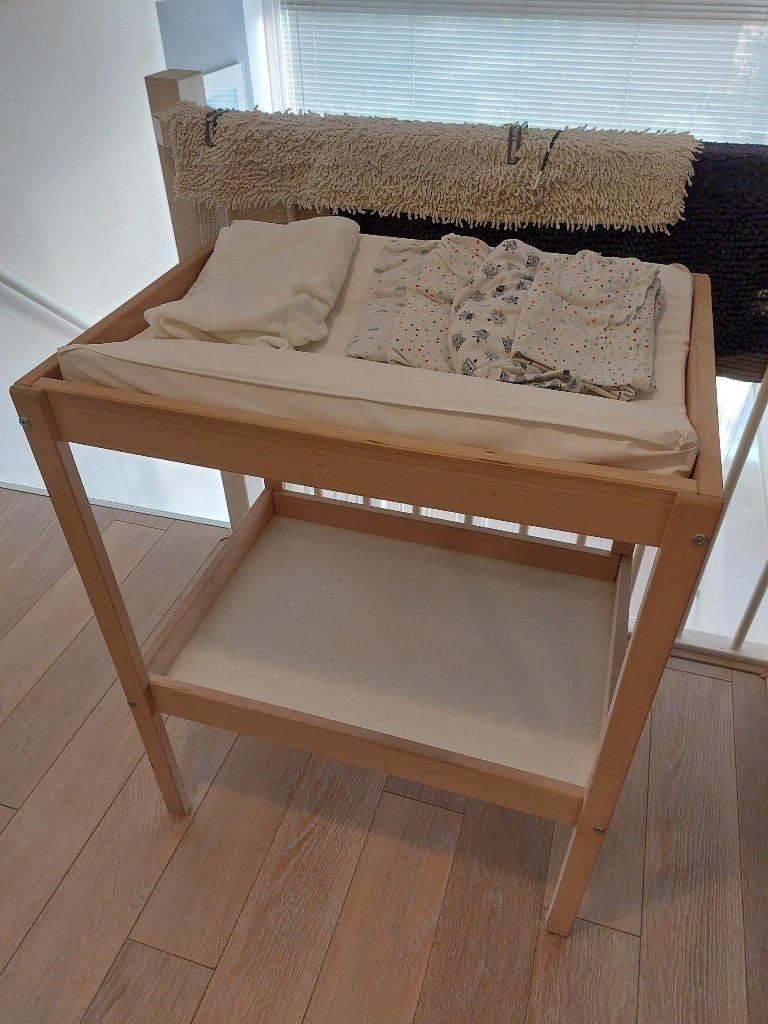 Te koop: Sniglar commode, Minder dan 75 cm, 50 tot 70 cm, Zo goed als nieuw, Opstaande rand