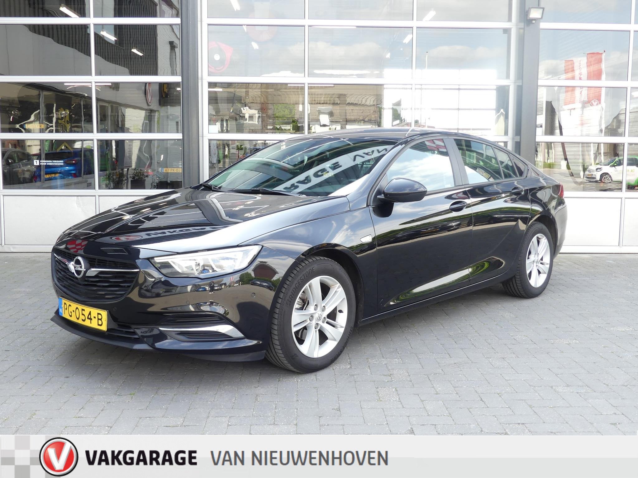 Opel Insignia Grand Sport 1.5 Turbo Online Edition, Verwarmde buitenspiegels, Stof, Gebruikt, Euro 6