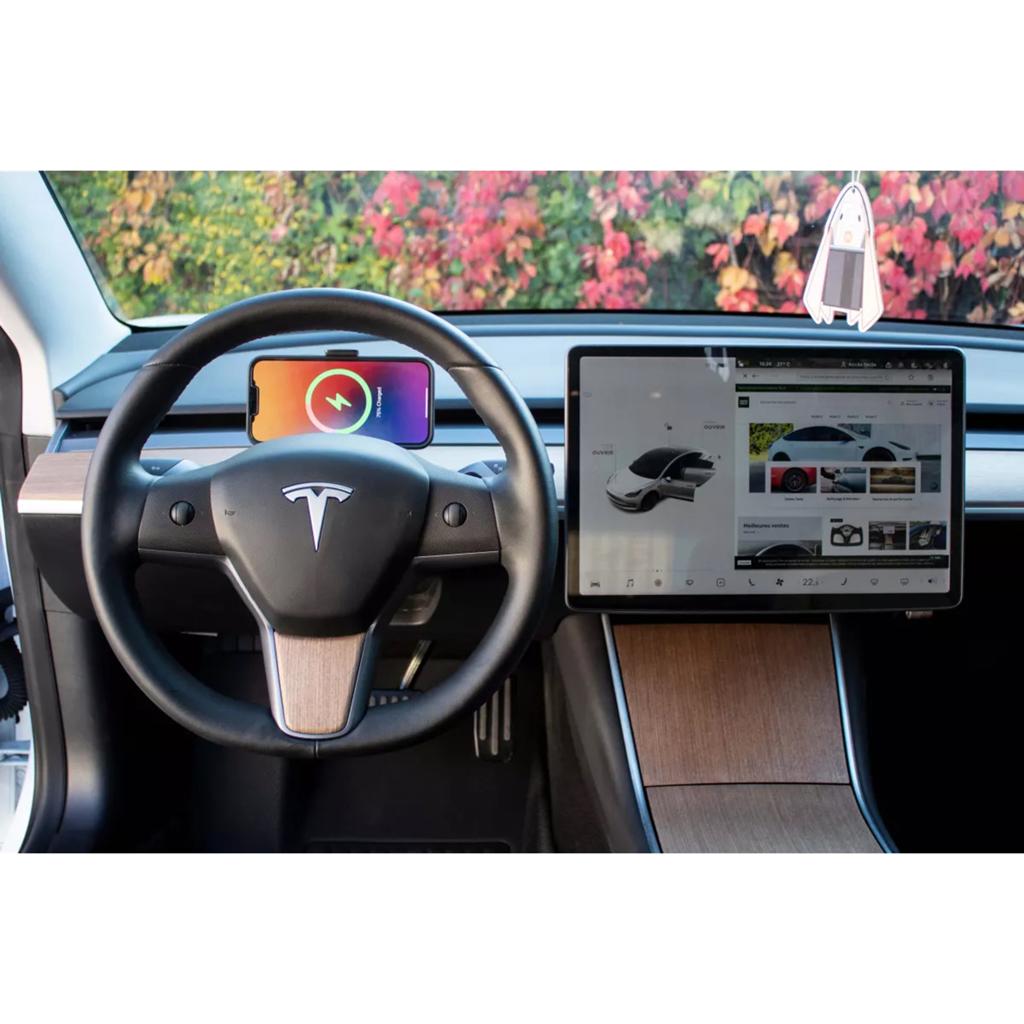 Tesla Model 3 Y Telefoonhouder en oplader van GreenDrive, Ophalen, Zo goed als nieuw