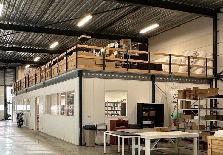 Entresol / Verdiepingsvloer 160m2 - COMPLEET & Hoogwaardig, Ophalen