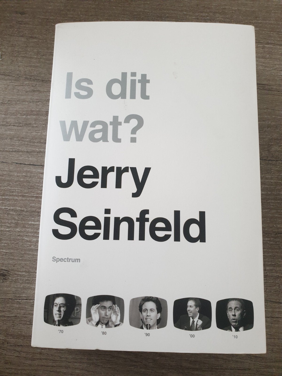 Is dit wat? Jerry Seinfeld - Humoristisch boek, Ophalen of Verzenden, Gelezen