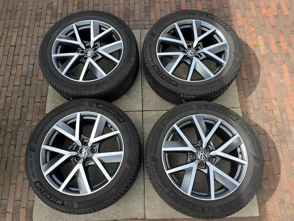 VW Touareg CR7 Braga 20 inch 5x112 Michelin Winter Origneel, Auto-onderdelen, Banden en Velgen, Ophalen, Gebruikt, 285 mm, Banden en Velgen