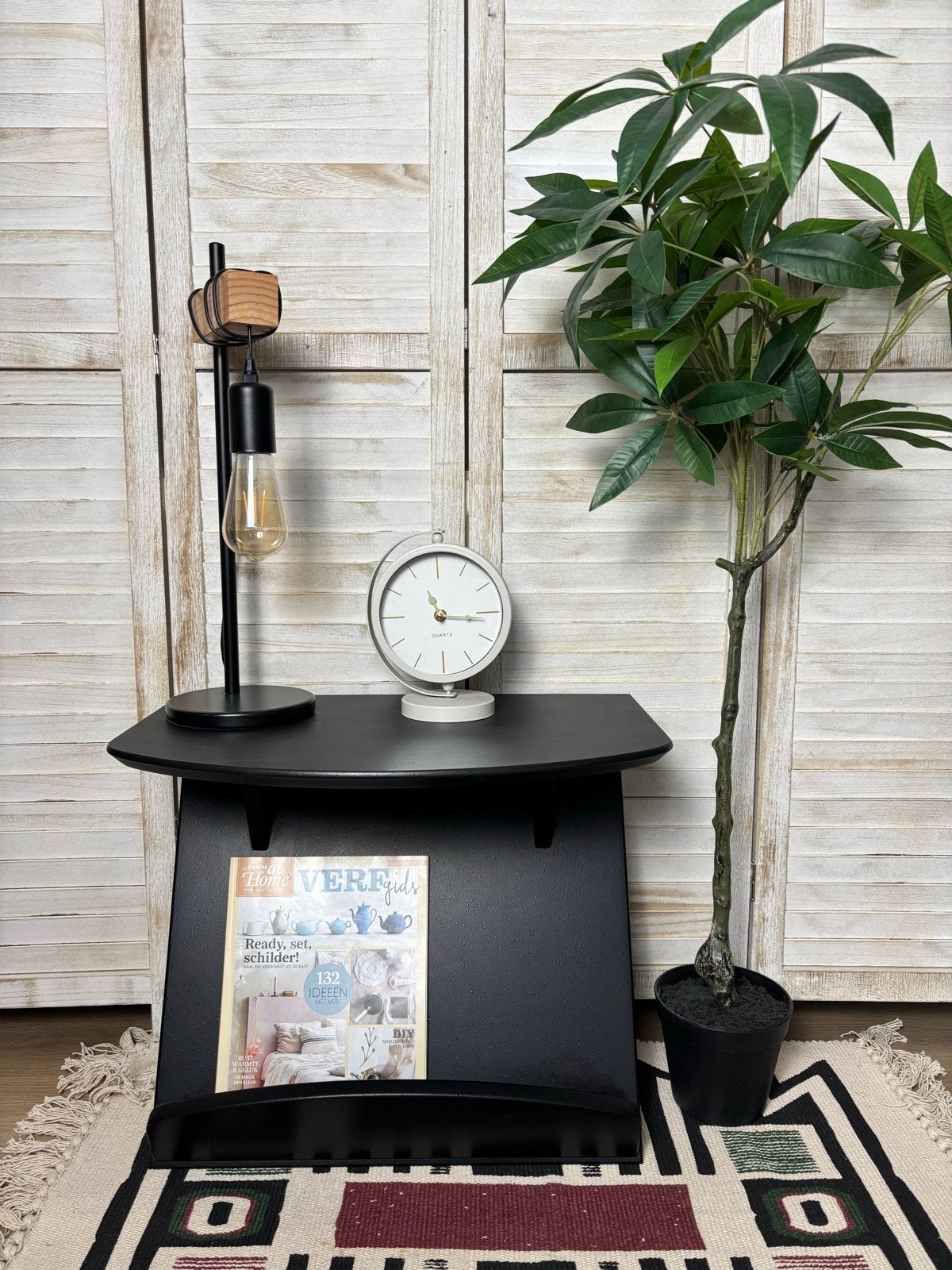Zwart bijzettafeltje / lectuurtafeltje, Huis en Inrichting, Lectuurtafel, Ophalen, Zo goed als nieuw, Hout