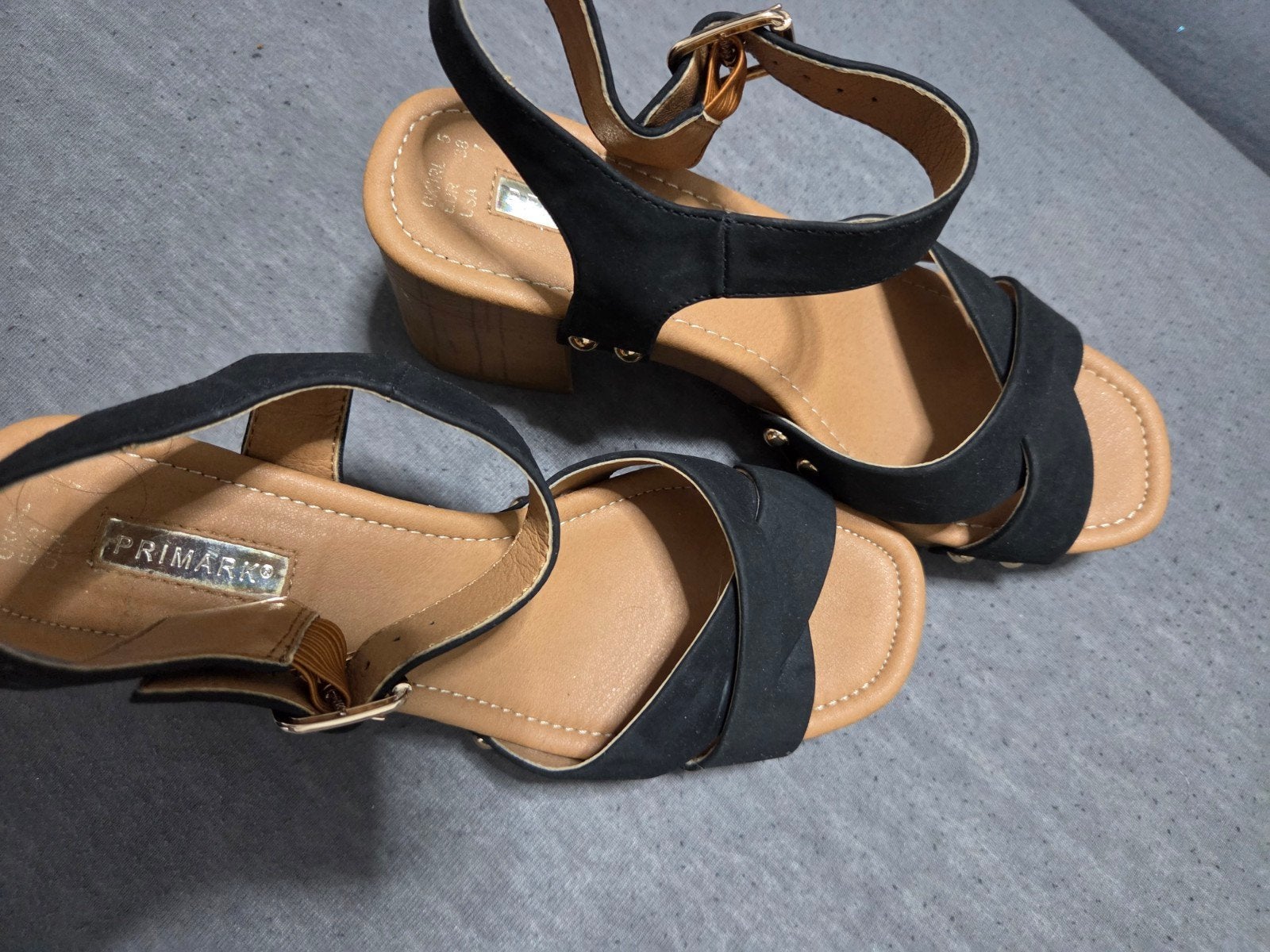 Zwarte sandalen met blokhak van Primark, Primark, Zwart, Zo goed als nieuw, Sandalen of Muiltjes