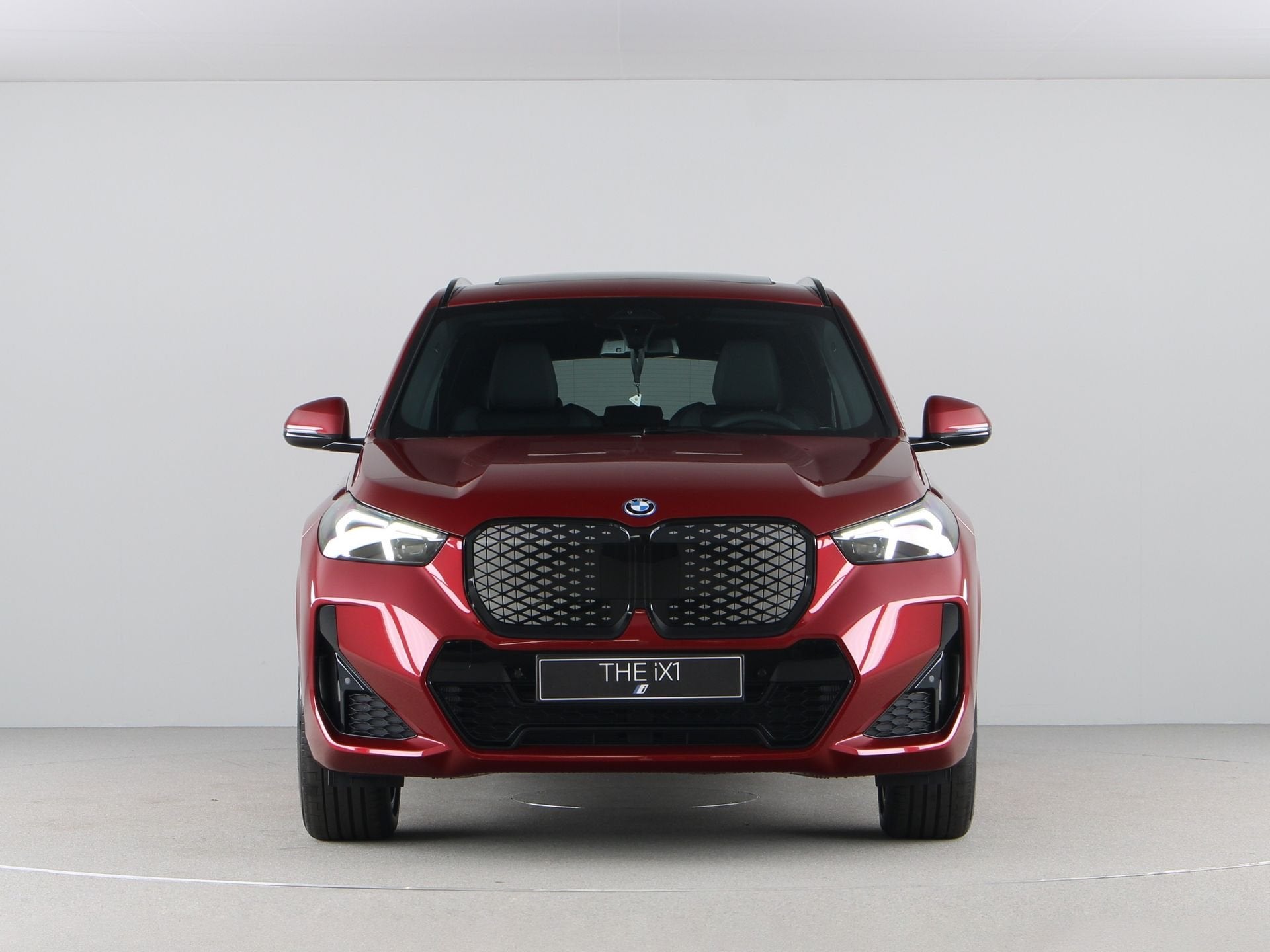 BMW iX1 eDrive20 67 kWh M Sport Edition (bj 2026, automaat), Met garantie (alle), Origineel Nederlands, 420 min, 204 pk