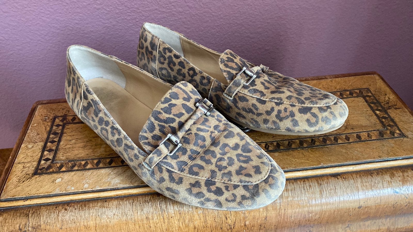 Suede loafers panterprint maat 39, Kleding | Dames, Bruin, Instappers, Ophalen of Verzenden, Gedragen