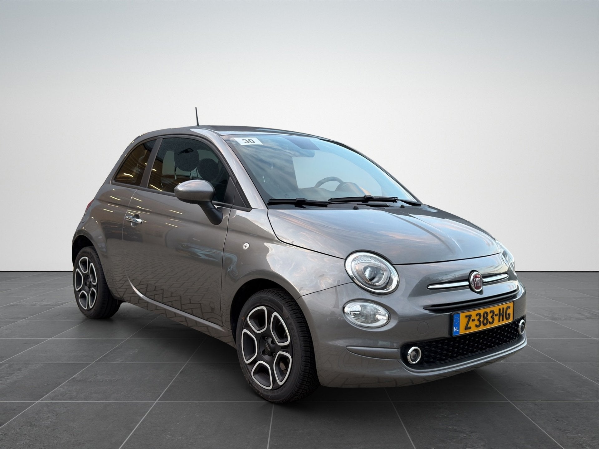 Fiat 500 1.0 Hybrid Dolcevita Clima|Cruise Control|Bluetooth, Voorwielaandrijving, Dealer onderhouden, Euro 6, 4 stoelen