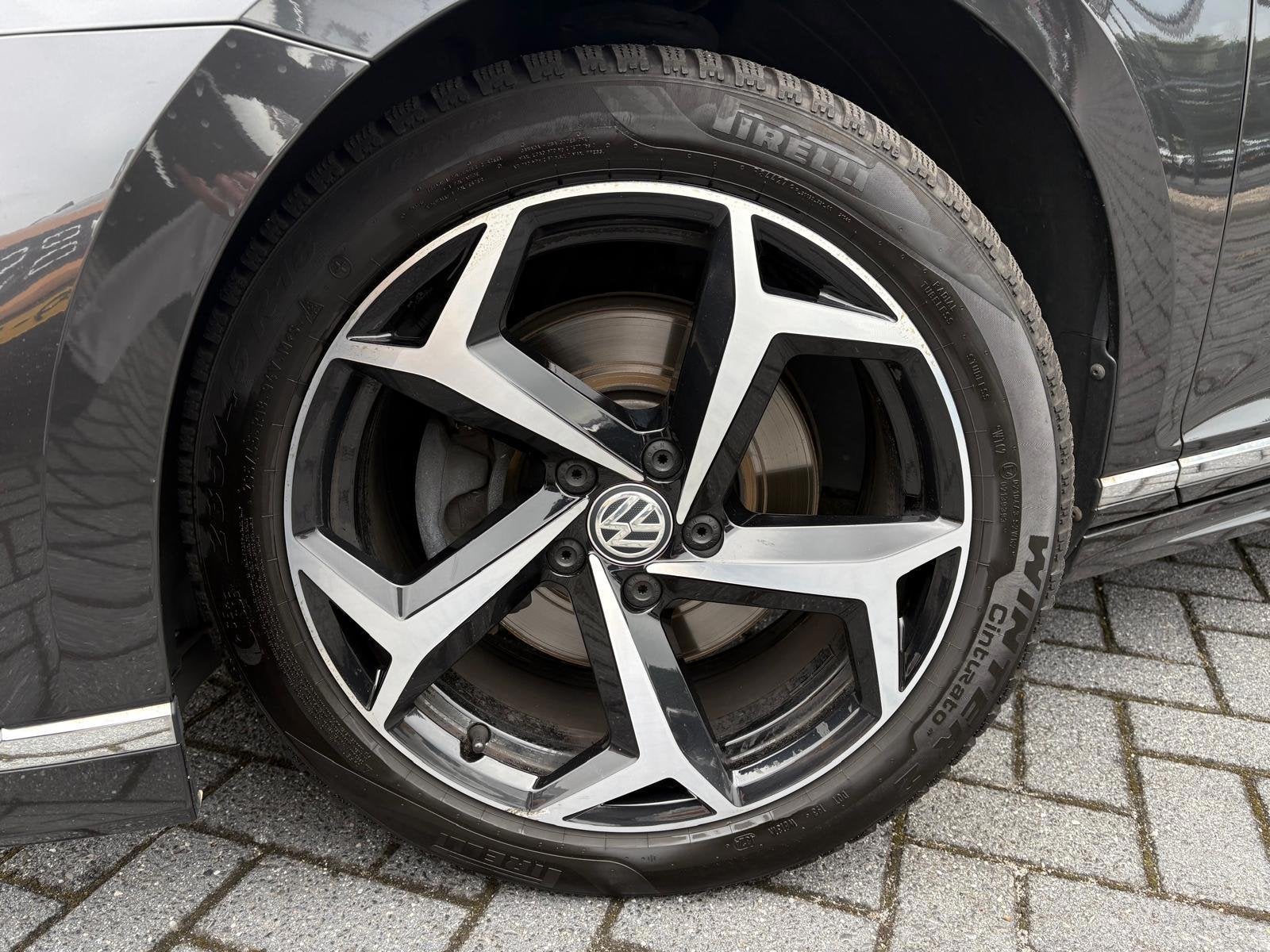 Volkswagen Passat Variant 2.0 TSI R-Line Business + | Trekha, Gebruikt, 4 cilinders, Leder en Stof, Grijs
