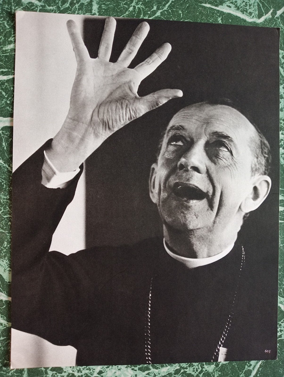 Fotogravure circa 1970 Priester, Verzamelen, Foto's en Prenten, Ophalen of Verzenden, 1960 tot 1980