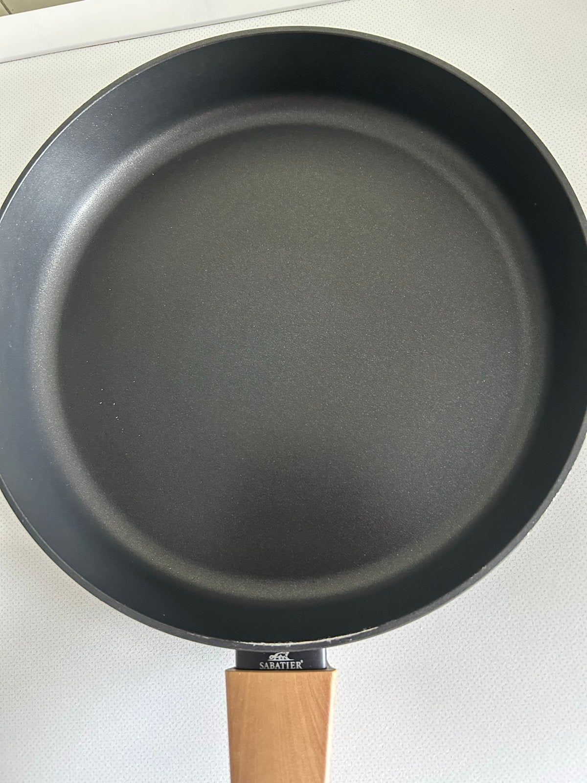 Sabatier Koekenpan met Houten Handvat - Zo goed als nieuw, Ophalen, Zo goed als nieuw, Zwart, Metaal