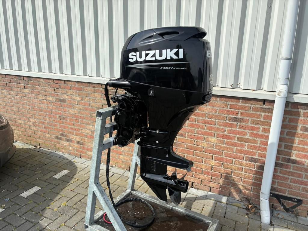 Suzuki 60 pk 4 takt EFI, bj 2021, nieuwstaat ! Kortstaart !, Watersport en Boten, Buiten- en Binnenboordmotoren, Viertaktmotor